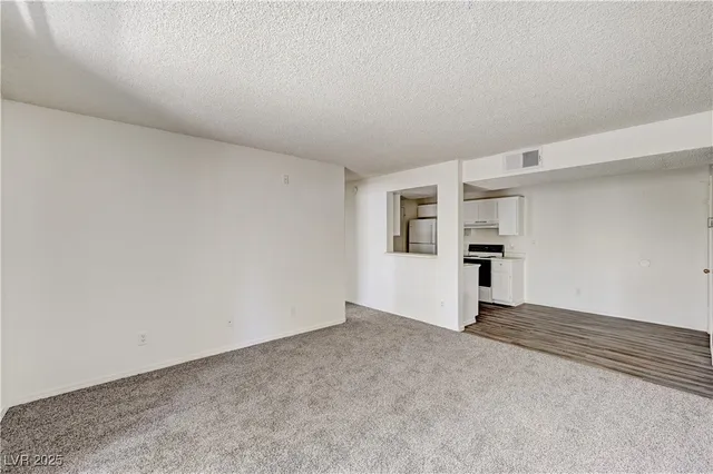 $1,200 | 5250 Mission Carmel Lane, Unit 101, Las Vegas, NV 89107