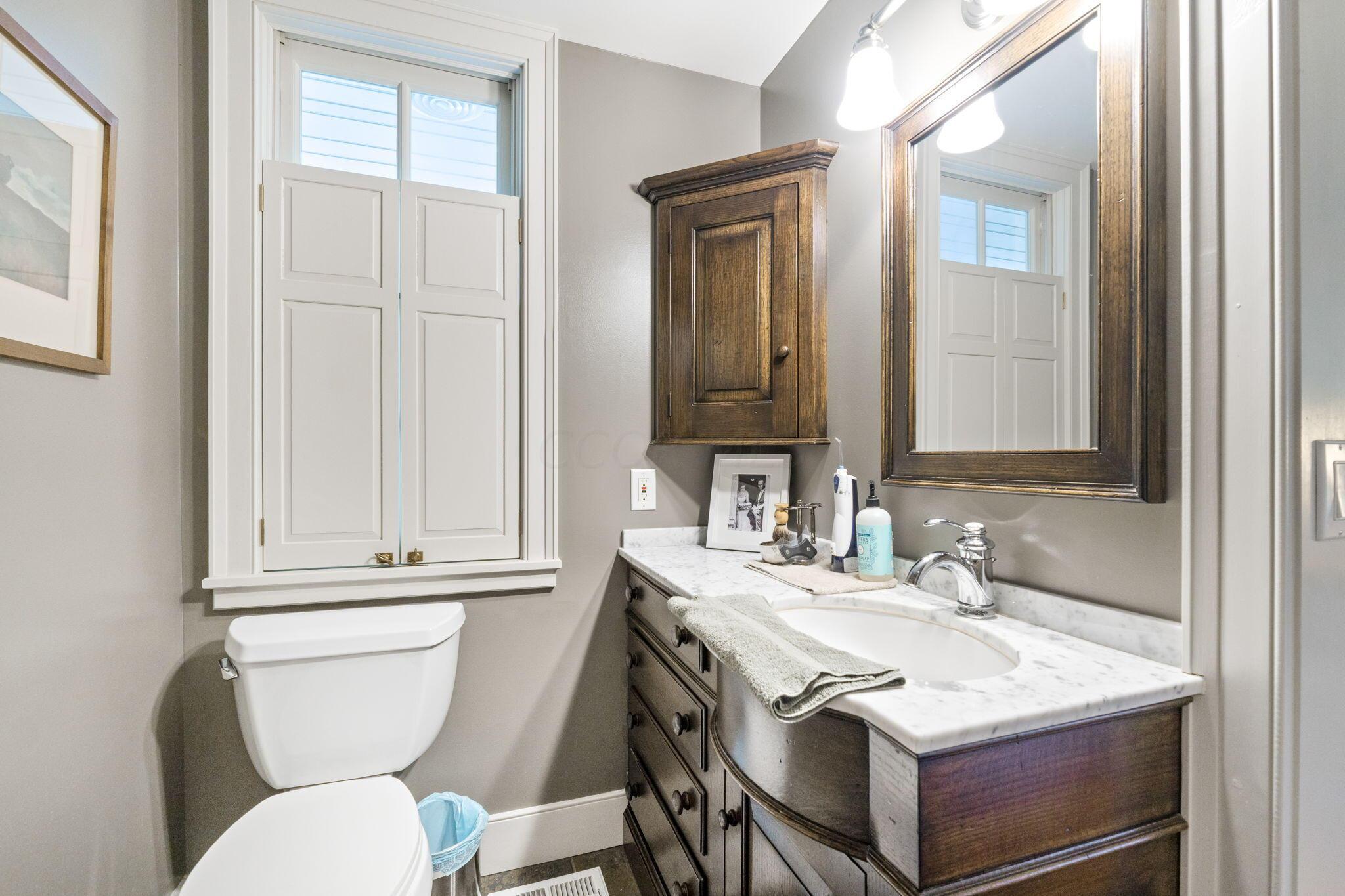 6962 Harlem Road Westerville, OH 43082 - Photo 20 of 128 Guest Suite Full Bath
