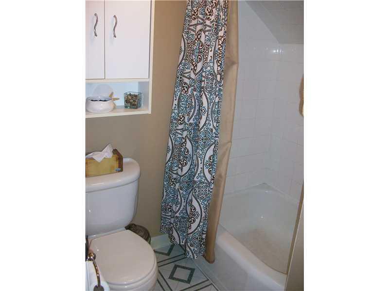 246 Universal Road Penn Hills, PA 15235 - Photo 14 of 18 Full Bath.