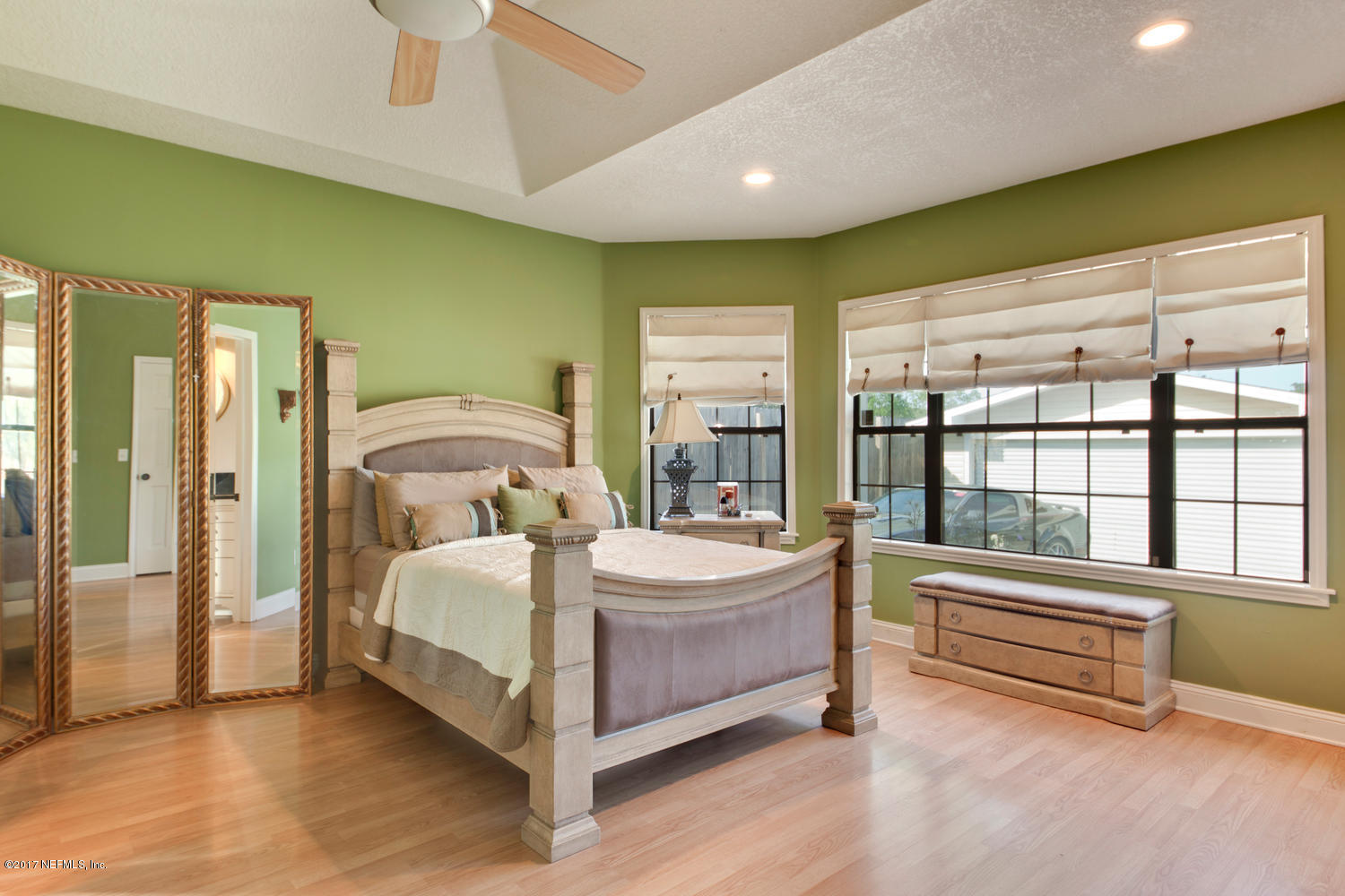 566 Bay Ridge Road Jacksonville, FL 32216 - Photo 20 of 46 master view 2