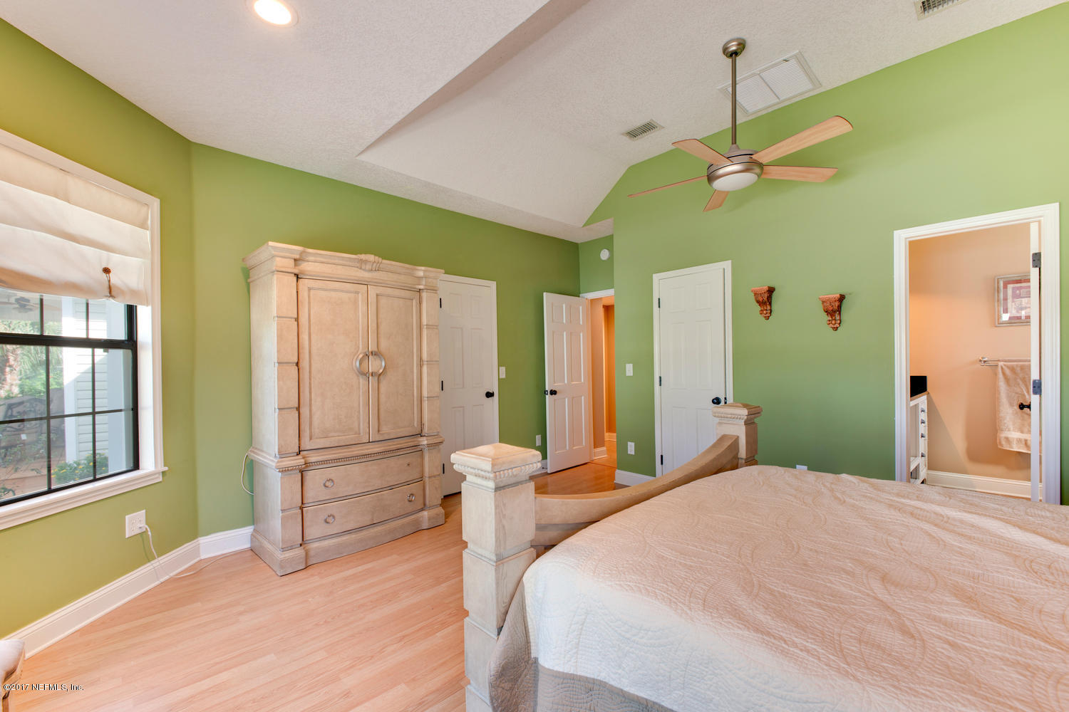 566 Bay Ridge Road Jacksonville, FL 32216 - Photo 22 of 46 master view 4