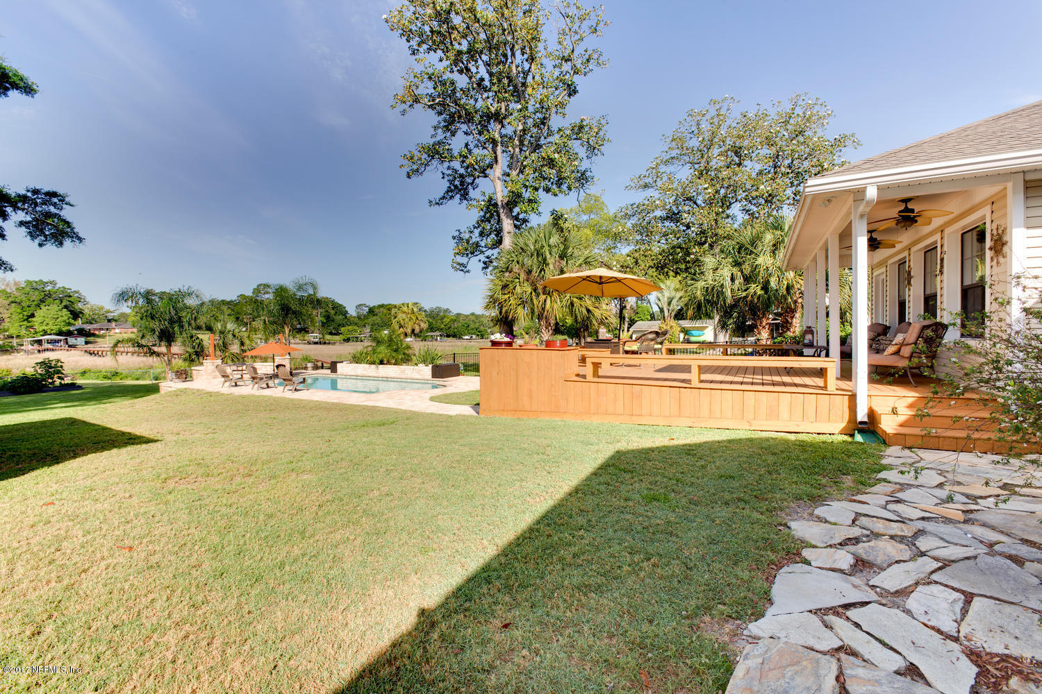 566 Bay Ridge Road Jacksonville, FL 32216 - Photo 41 of 46 large back yard