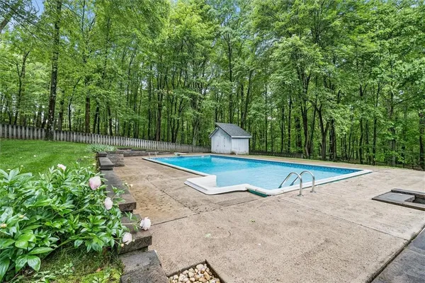 $600,000 | 124 Oak Lane, Mars, PA 16046