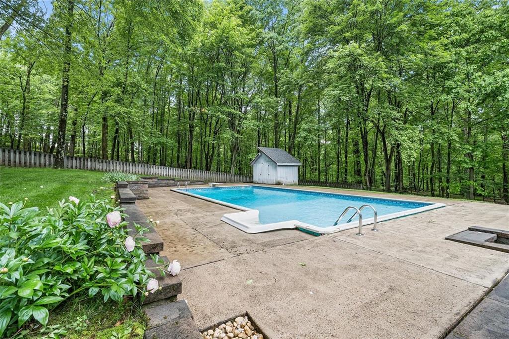 124 Oak Lane Mars, PA 16046 - Photo 33 of 43