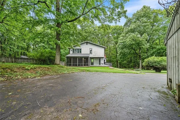 $600,000 | 124 Oak Lane, Mars, PA 16046