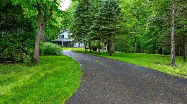 $715,000 | 124 Oak Lane, Mars, PA 16046