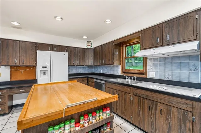 $715,000 | 124 Oak Lane, Mars, PA 16046