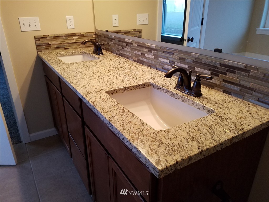 9247 180th Lane Southwest Rochester, WA 98579 - Photo 12 of 19