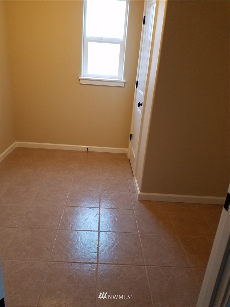 9247 180th Lane Southwest Rochester, WA 98579 - Photo 14 of 19