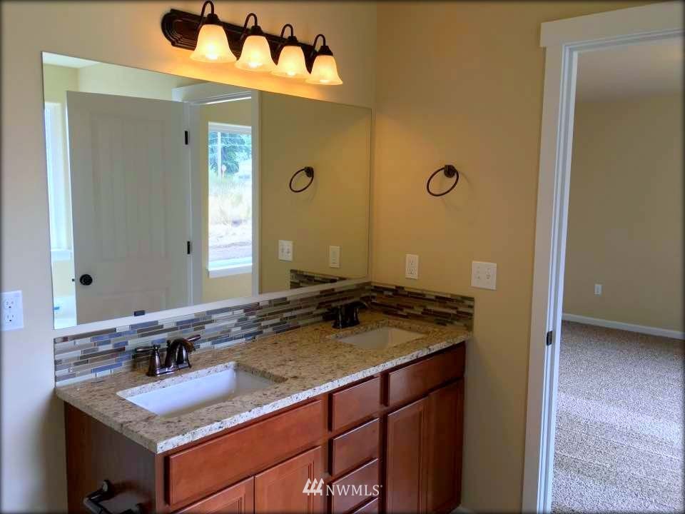 9247 180th Lane Southwest Rochester, WA 98579 - Photo 10 of 19