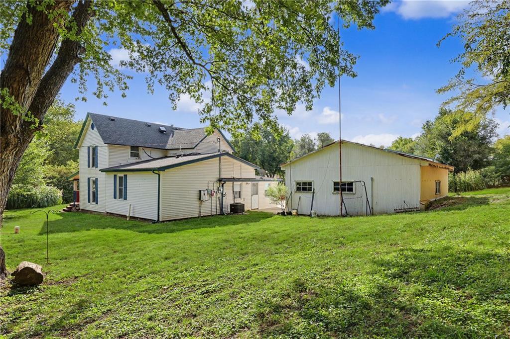 23460 Interurban Road Dearborn, MO 64439 - Photo 9 of 43 Gallery Image 9