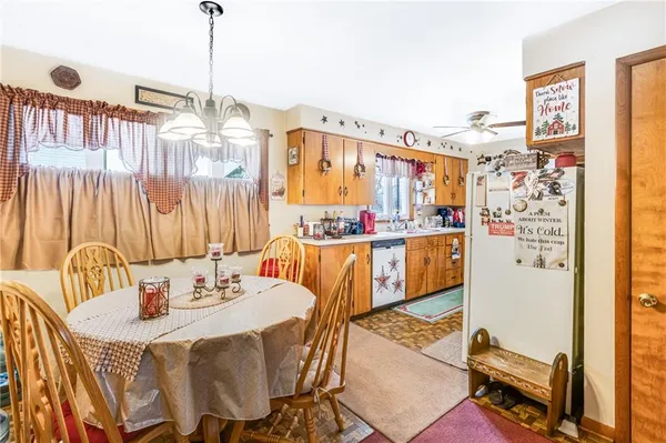 $224,900 | 860 South Keel Ridge Road, Hermitage, PA 16148