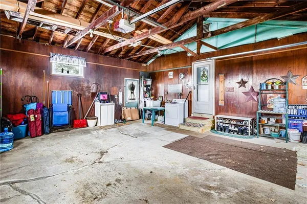 $224,900 | 860 South Keel Ridge Road, Hermitage, PA 16148