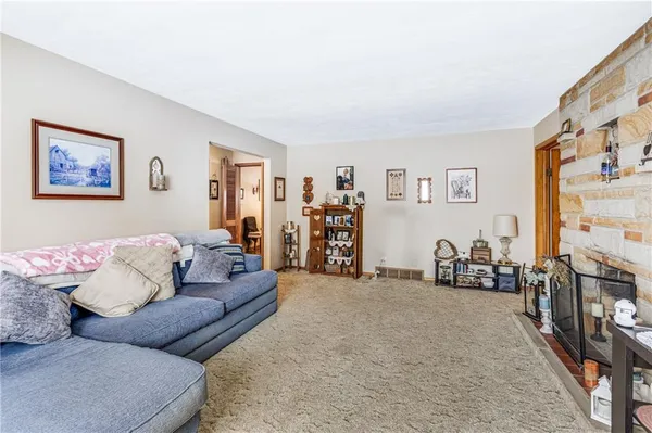 $224,900 | 860 South Keel Ridge Road, Hermitage, PA 16148