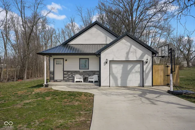 $177,000 | 608 East Chaney Street, Sullivan, IN 47882