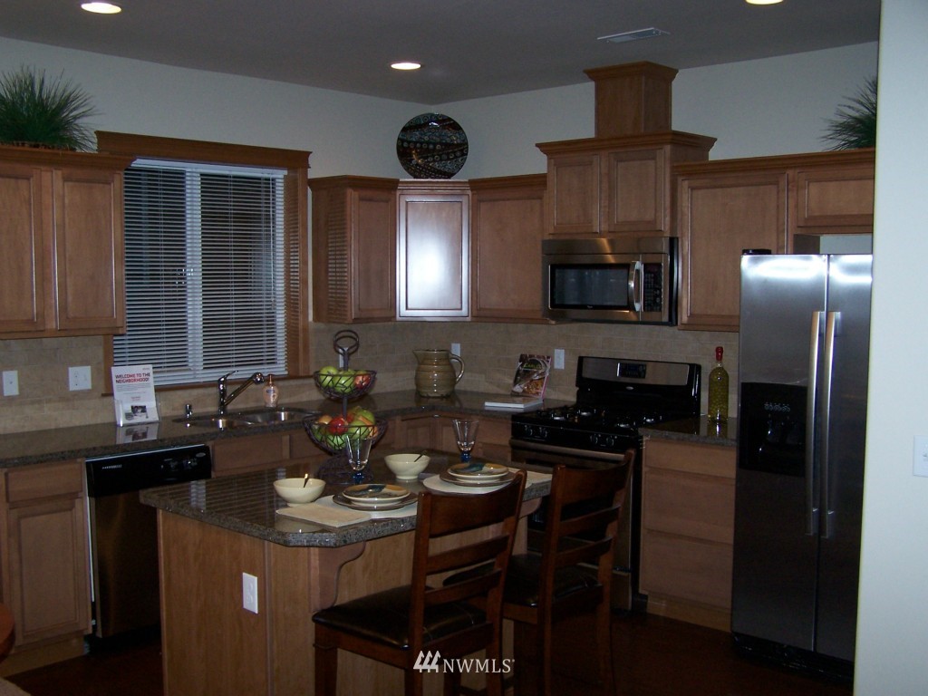 231 161st Place Southeast, Unit 1 Bothell, WA 98012 - Photo 4 of 9 Gallery Image 4