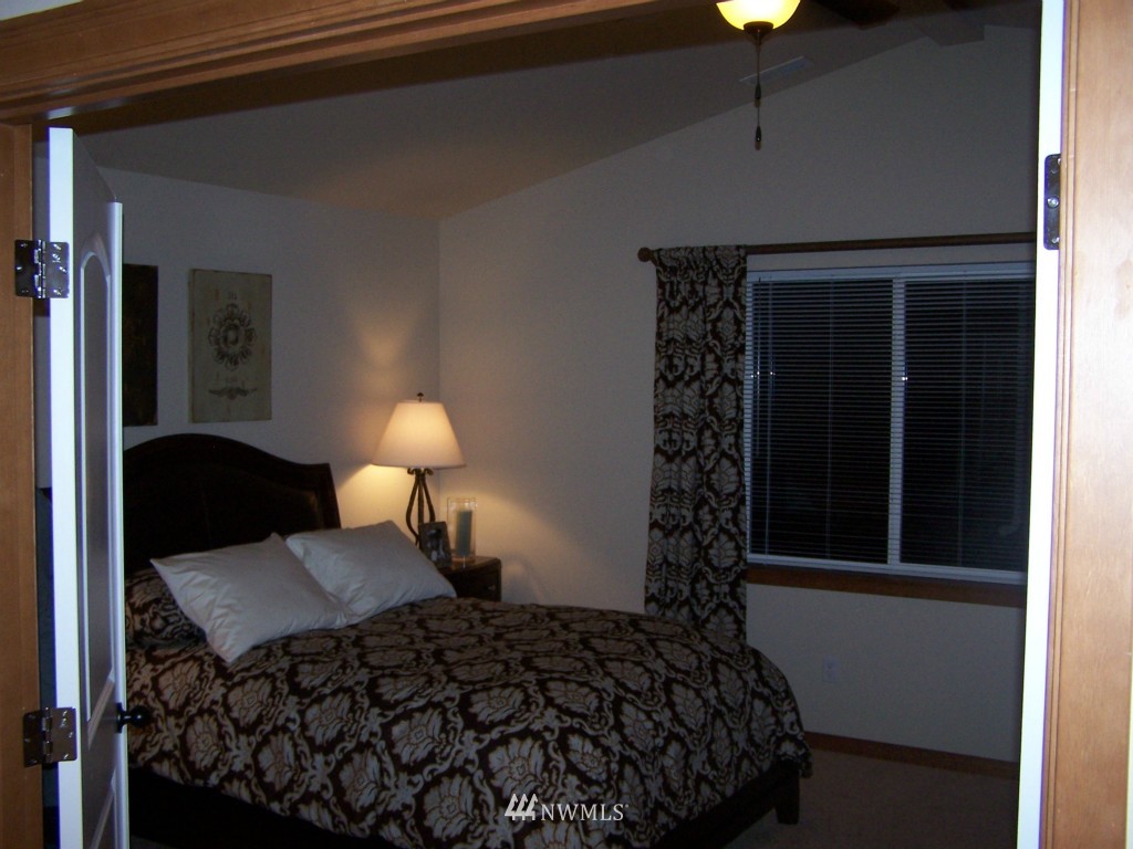 231 161st Place Southeast, Unit 1 Bothell, WA 98012 - Photo 5 of 9 Gallery Image 5