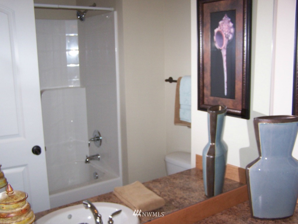 231 161st Place Southeast, Unit 1 Bothell, WA 98012 - Photo 8 of 9 Gallery Image 8