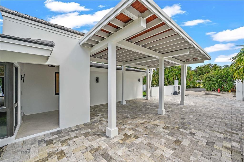 2201 Intracoastal Drive Fort Lauderdale, FL 33305 - Photo 32 of 35 a view of a porch