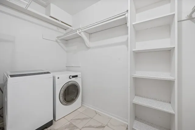 $205,000 | 642 South Ripple Creek Drive, Unit 642, Houston, TX 77057