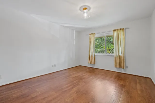 $205,000 | 642 South Ripple Creek Drive, Unit 642, Houston, TX 77057