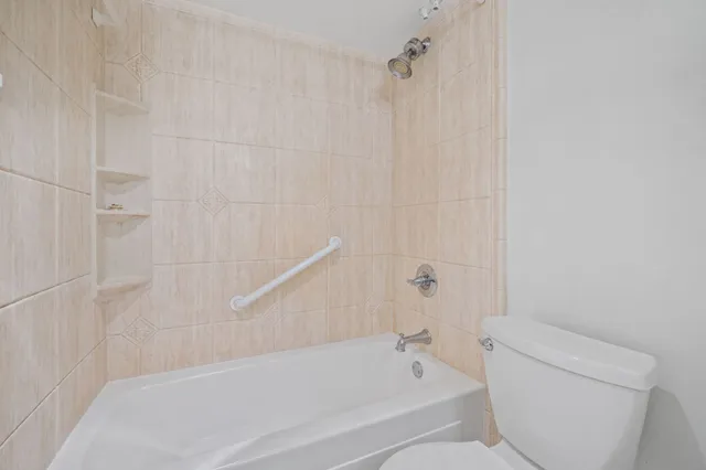 $205,000 | 642 South Ripple Creek Drive, Unit 642, Houston, TX 77057