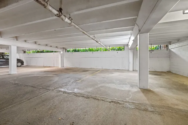 $205,000 | 642 South Ripple Creek Drive, Unit 642, Houston, TX 77057