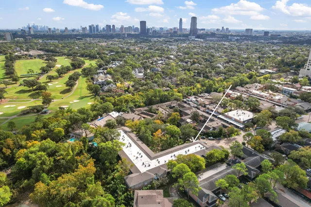 $205,000 | 642 South Ripple Creek Drive, Unit 642, Houston, TX 77057