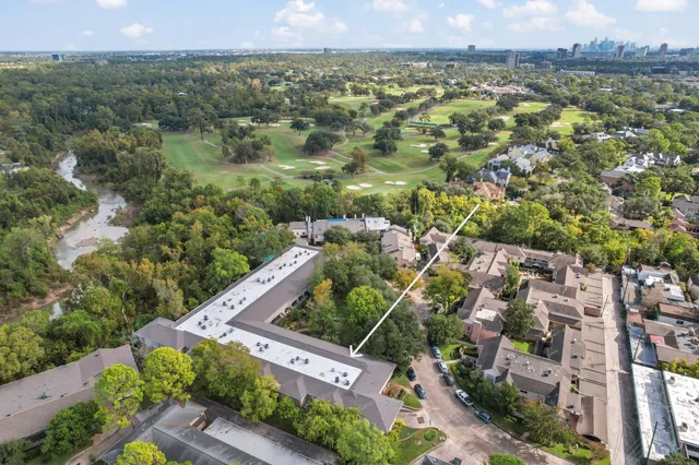 $205,000 | 642 South Ripple Creek Drive, Unit 642, Houston, TX 77057