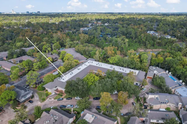 $205,000 | 642 South Ripple Creek Drive, Unit 642, Houston, TX 77057