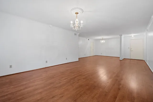 $205,000 | 642 South Ripple Creek Drive, Unit 642, Houston, TX 77057