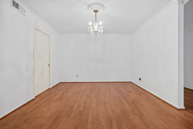 $205,000 | 642 South Ripple Creek Drive, Unit 642, Houston, TX 77057