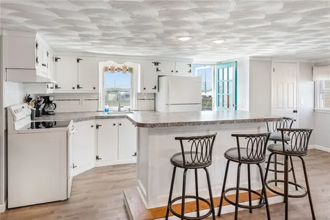 $739,000 | 27 Holden Road, South Kingstown, RI 02879