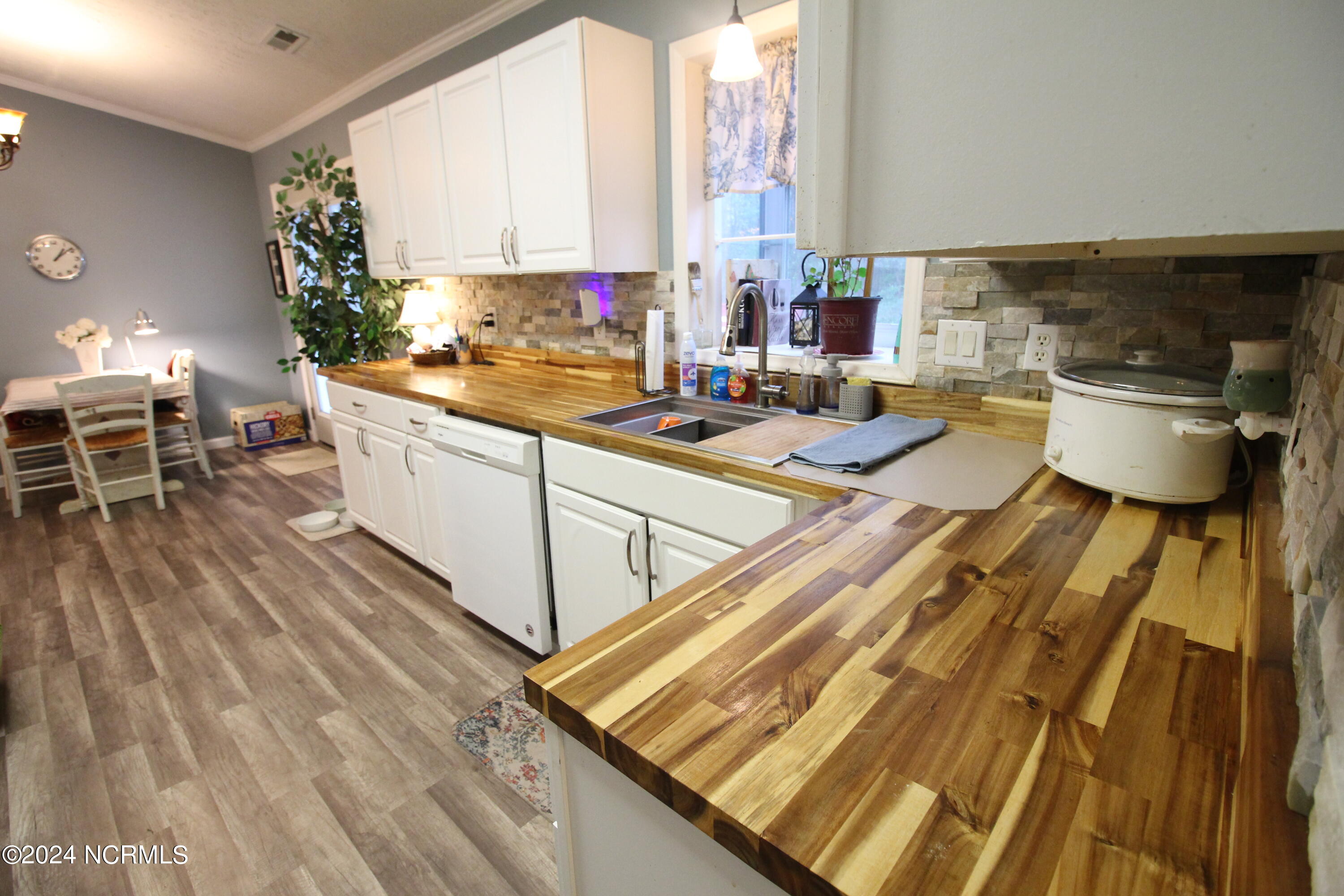 100 Cliff Ridge Road New Bern, NC 28560 - Photo 23 of 51 Beautiful wood countertops