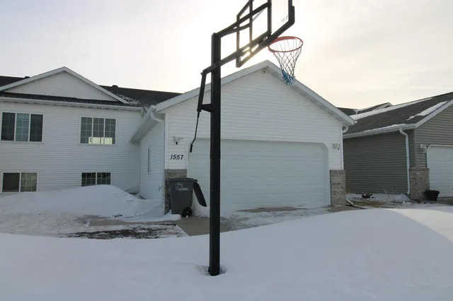 $255,000 | 1557 34th Avenue South, Moorhead, MN 56560