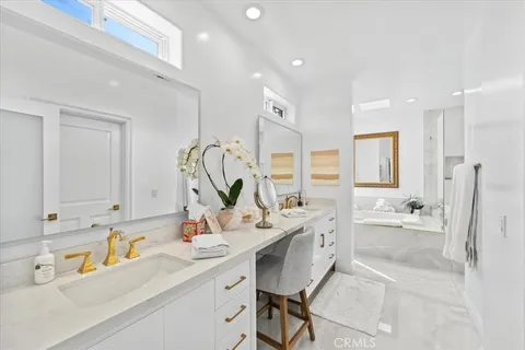 $14,000 | 1020 Harbor Crossing Lane, Marina del Rey, CA 90292