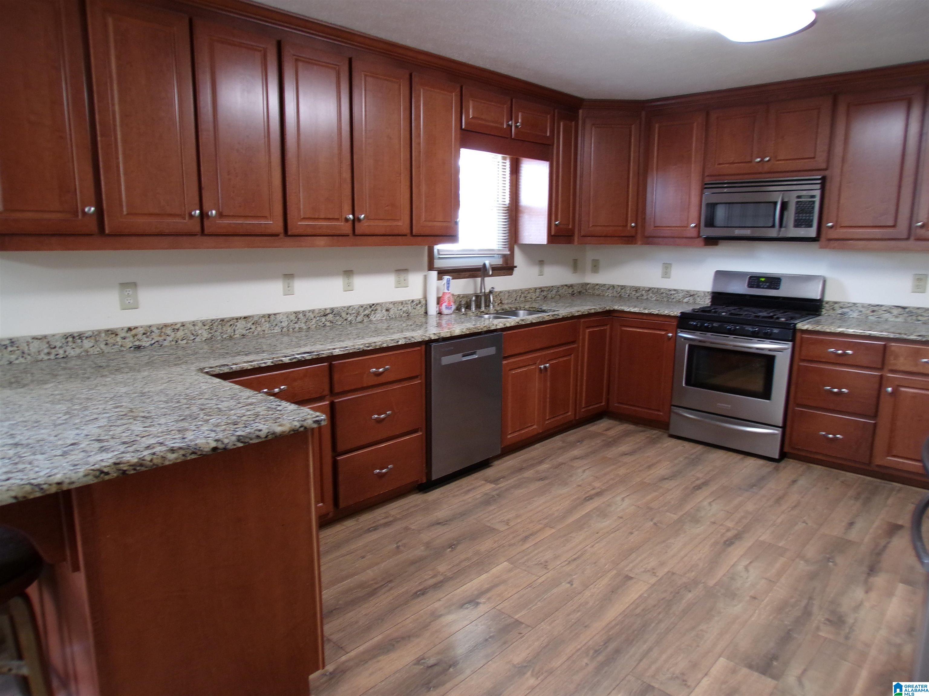 1707 Roundhill Road Weaver, AL 36277 - Photo 3 of 78
