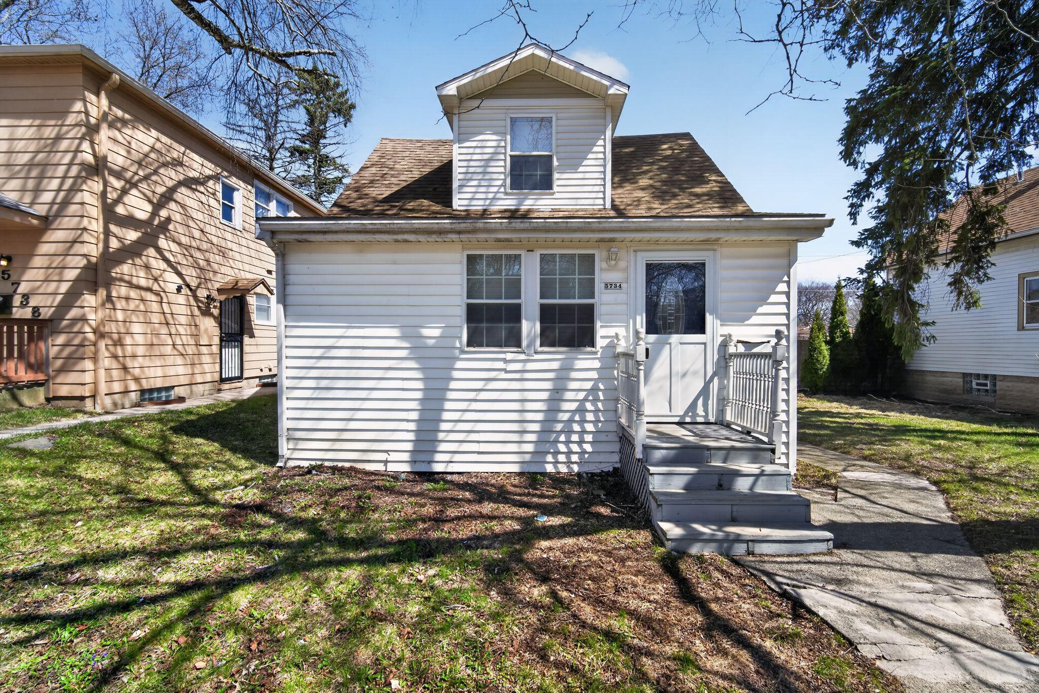 04_5734_N_37th_St_Milwaukee_WI_53209-Ext