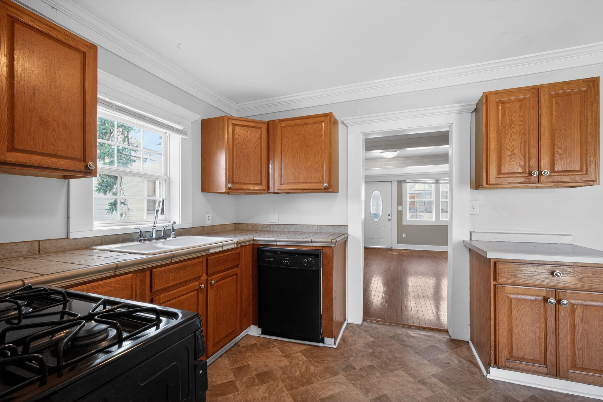 5734 North 37th Street Milwaukee, WI 53209 - Photo 12 of 30 14_5734_N_37th_St_Milwaukee_WI_53209-Kit