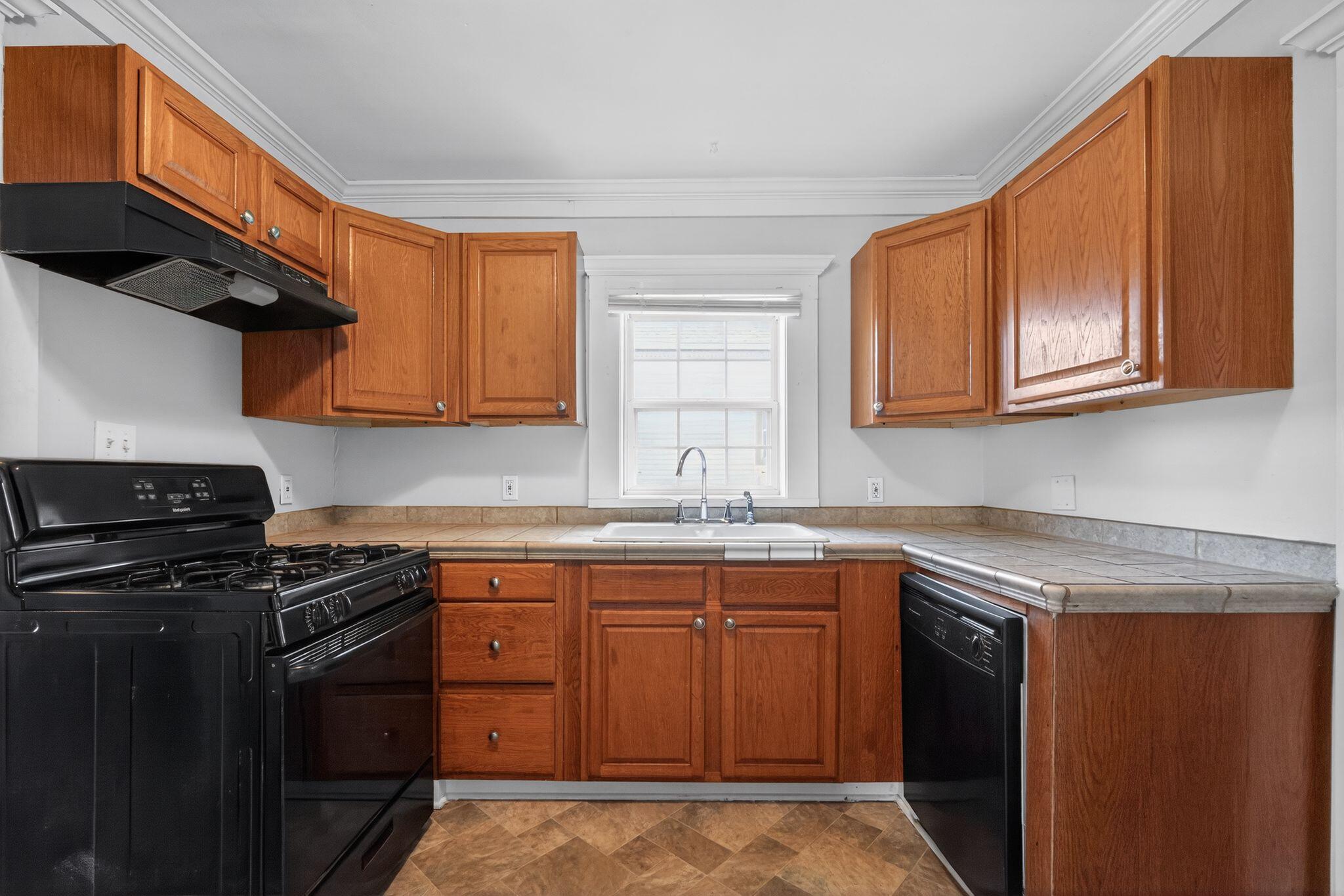 5734 North 37th Street Milwaukee, WI 53209 - Photo 13 of 30 15_5734_N_37th_St_Milwaukee_WI_53209-Kit