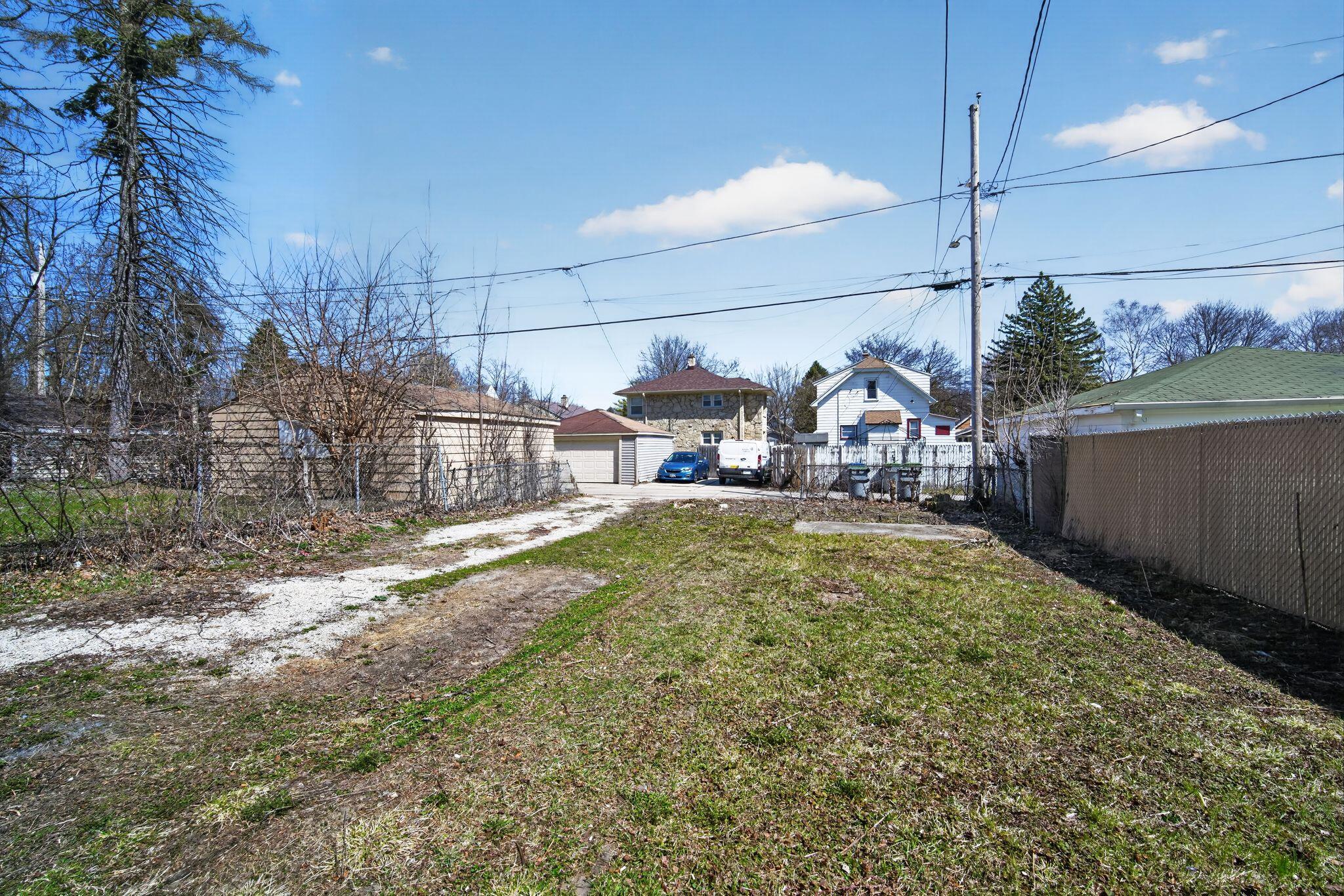 5734 North 37th Street Milwaukee, WI 53209 - Photo 30 of 30 06_5734_N_37th_St_Milwaukee_WI_53209-Ext