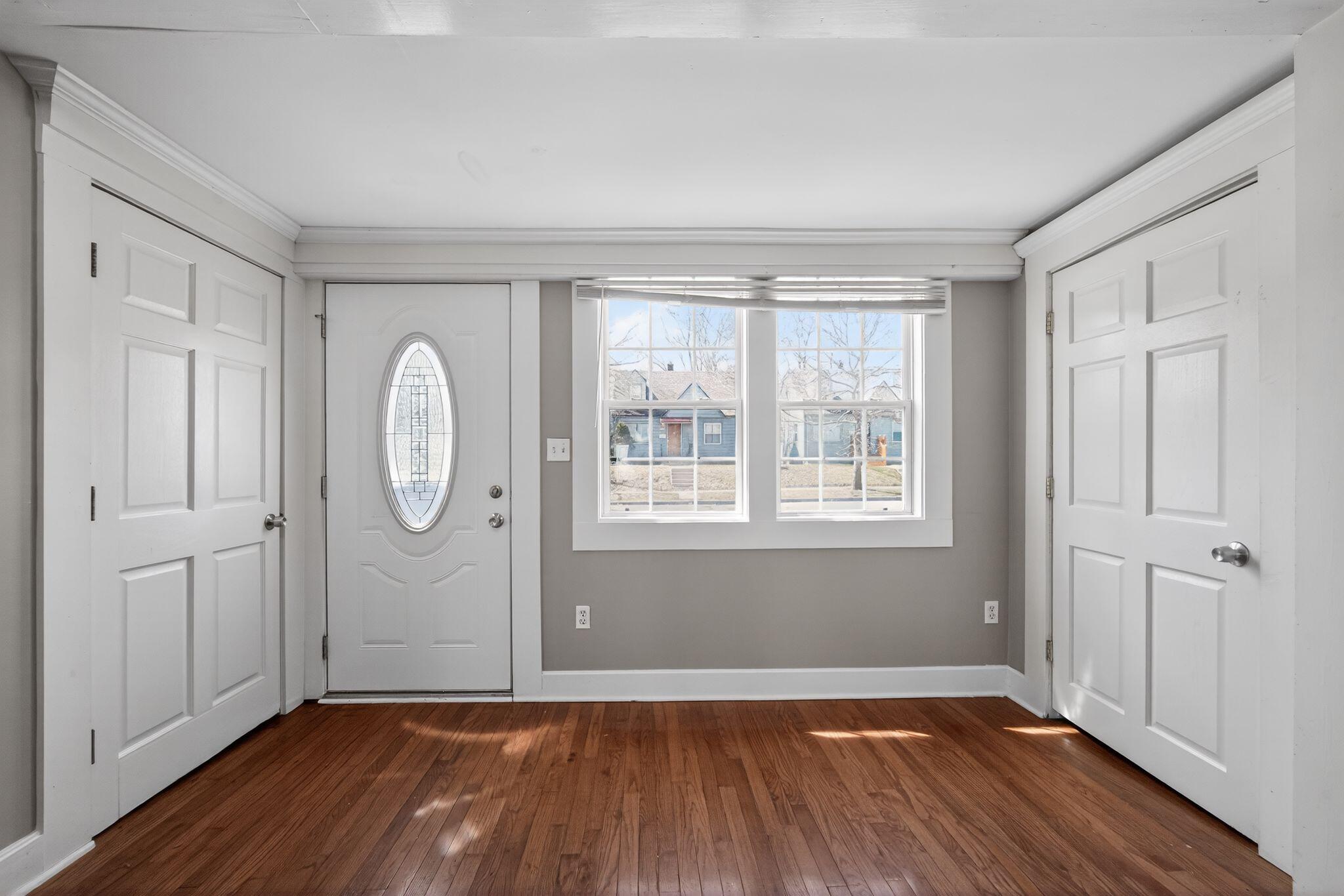 5734 North 37th Street Milwaukee, WI 53209 - Photo 4 of 30 07_5734_N_37th_St_Milwaukee_WI_53209-Foy