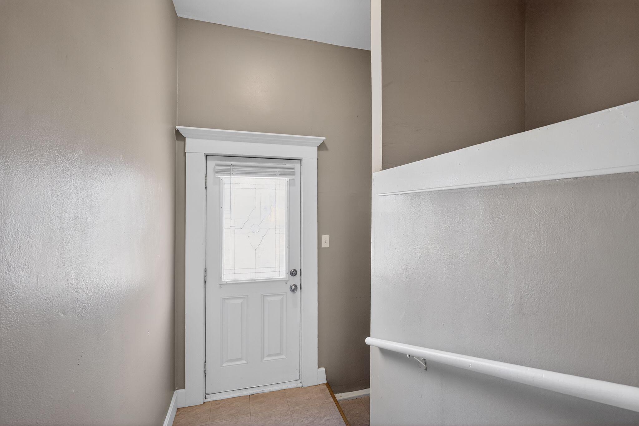 5734 North 37th Street Milwaukee, WI 53209 - Photo 5 of 30 08_5734_N_37th_St_Milwaukee_WI_53209-Foy