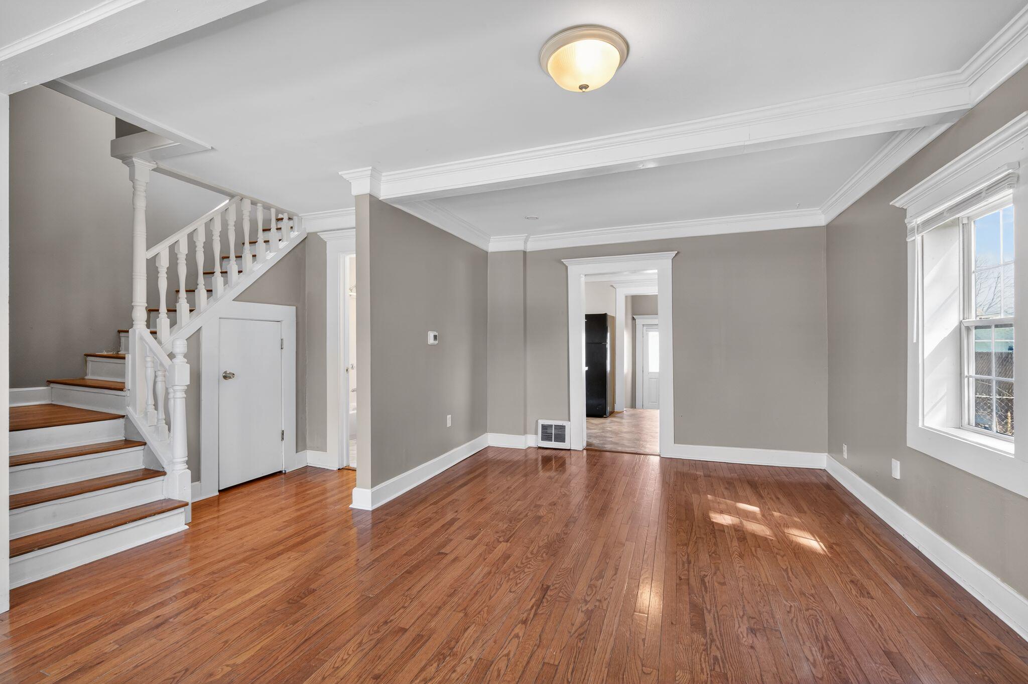 5734 North 37th Street Milwaukee, WI 53209 - Photo 8 of 30 11_5734_N_37th_St_Milwaukee_WI_53209-Liv