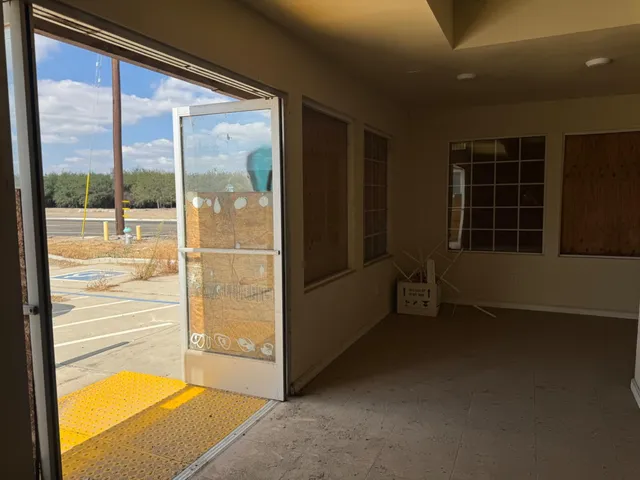 a view of a livingroom with furniture