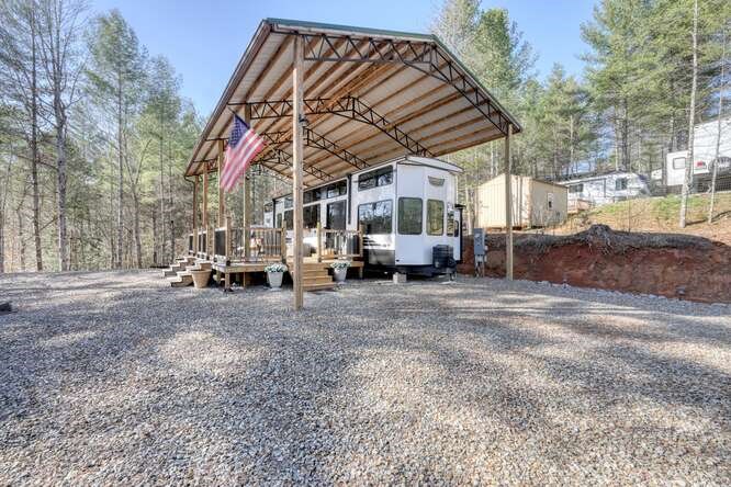 47 Conestoga Trail Murphy, NC 28906 - Photo 6 of 42 a view of a house with a patio
