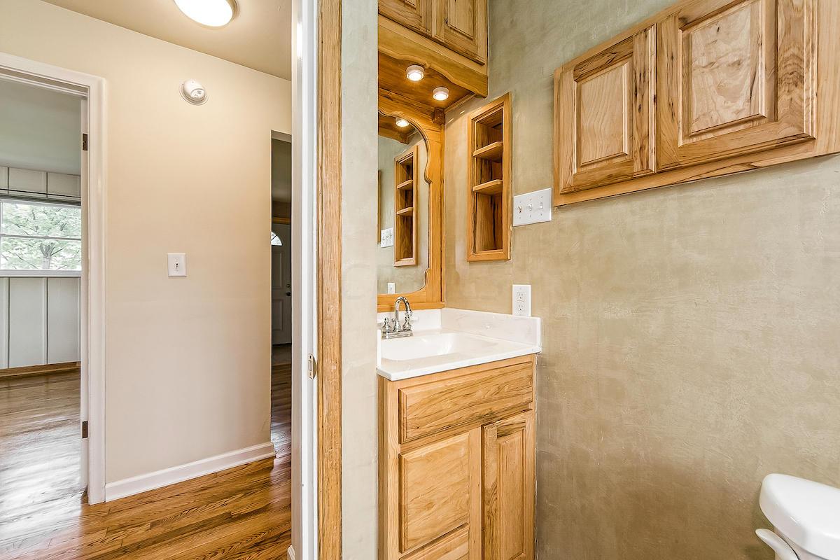 2242 Nottingham Road Columbus, OH 43221 - Photo 14 of 35 Gallery Image 14