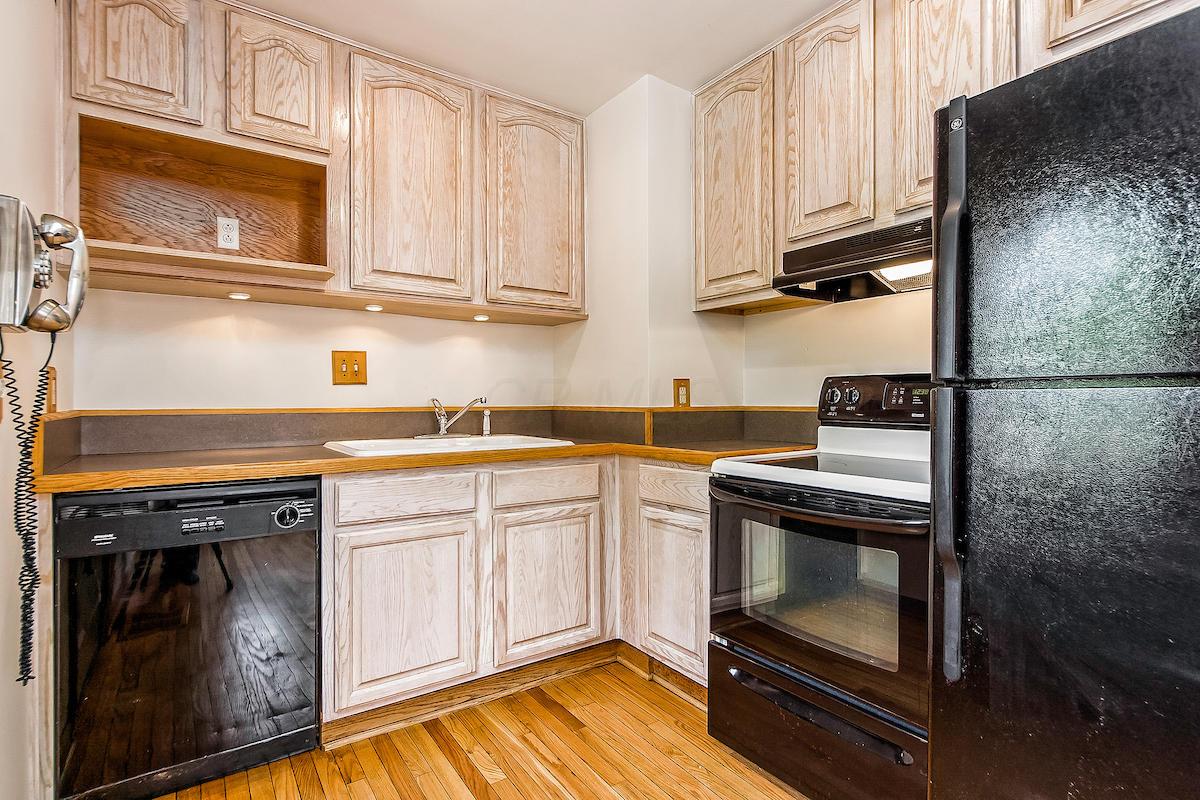2242 Nottingham Road Columbus, OH 43221 - Photo 10 of 35 Gallery Image 10
