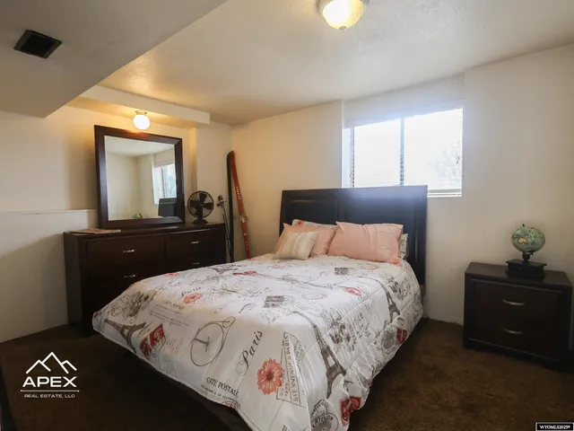 $325,000 | 102 Mohawk Court, Evanston, WY 82930