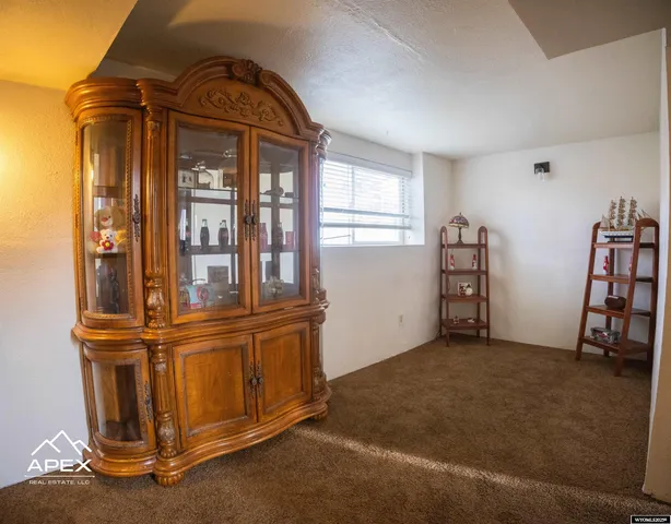 $325,000 | 102 Mohawk Court, Evanston, WY 82930